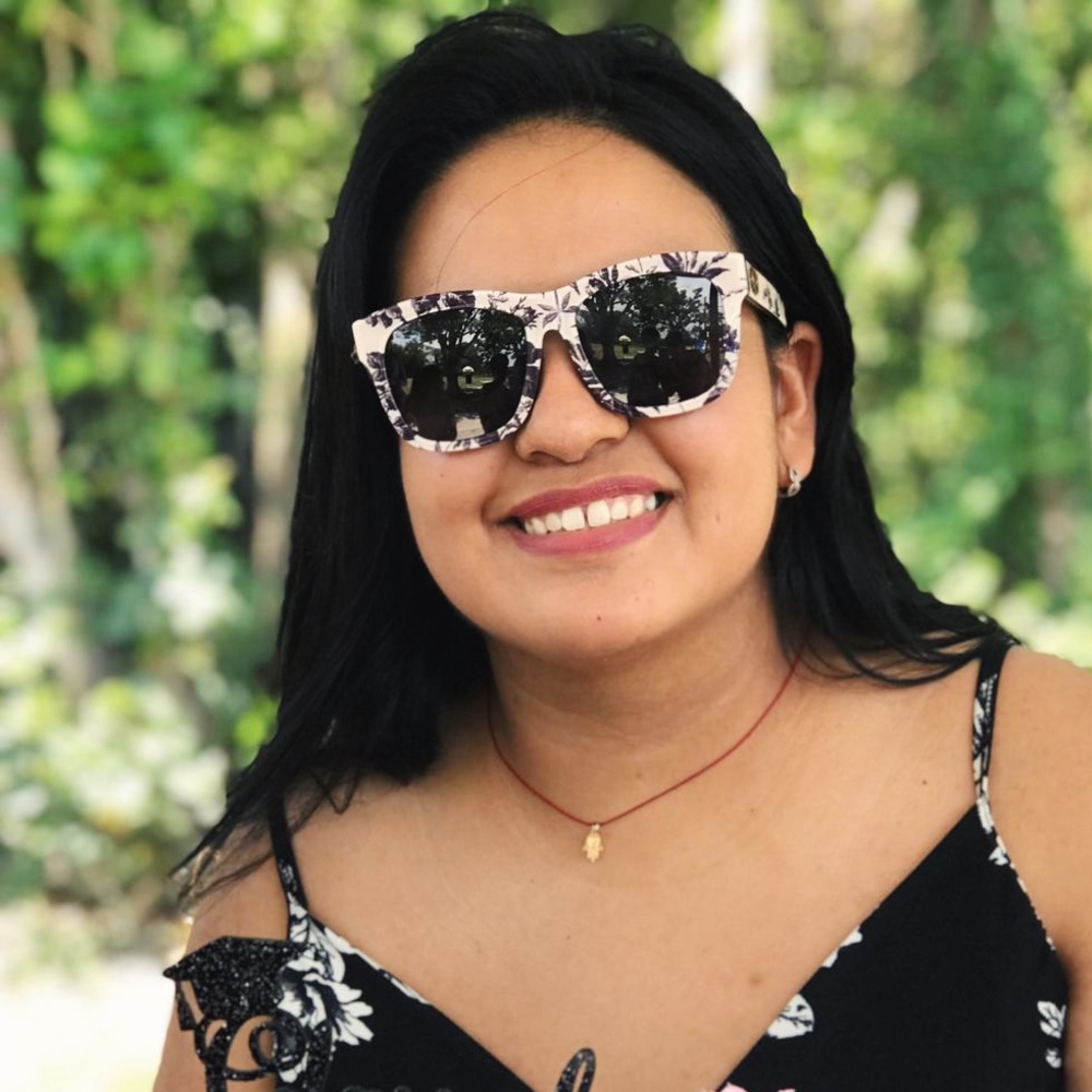 Meet your Posher, Mirtha